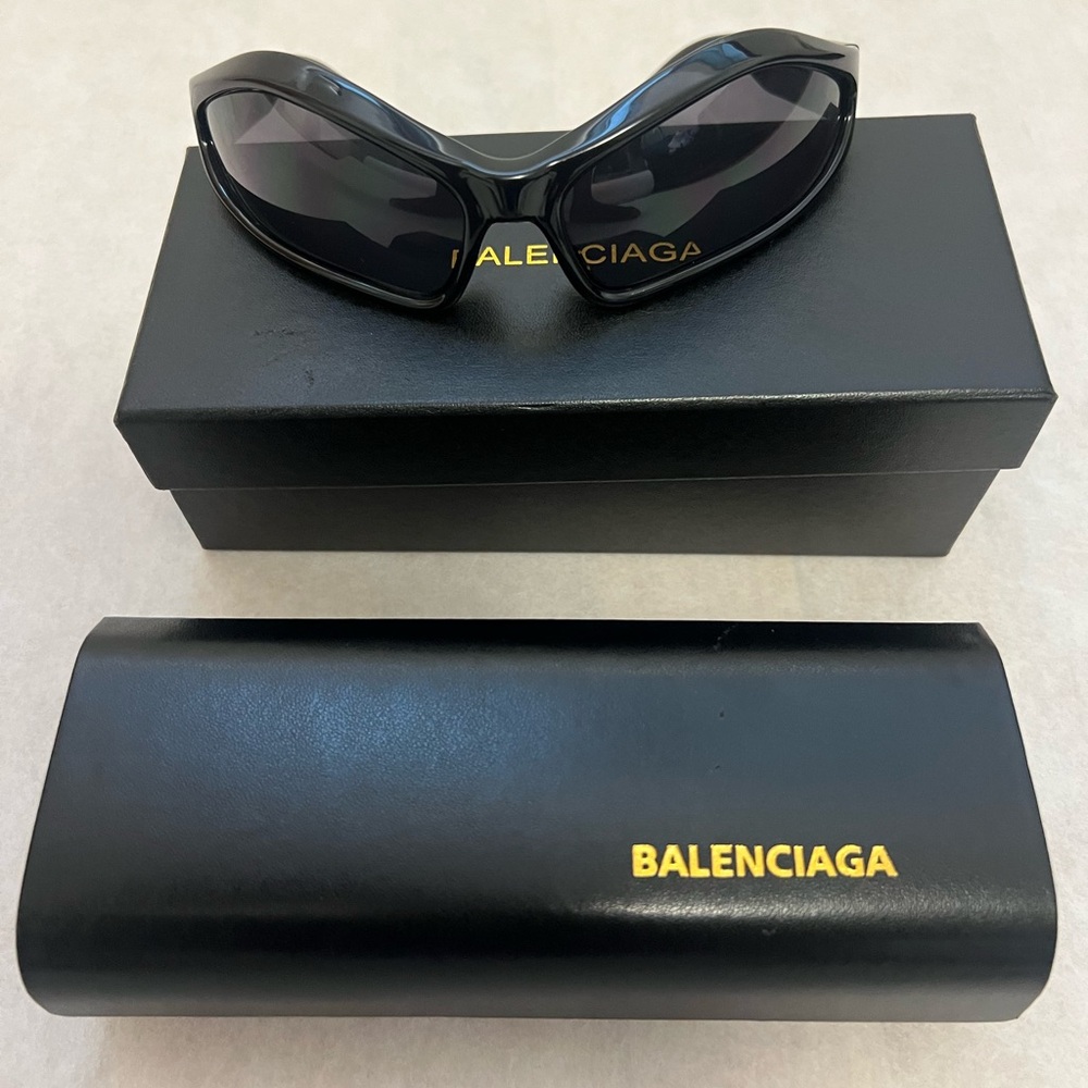 Balenciaga sunglasses FENNEC OVAL SUNGLASSES IN BLACK